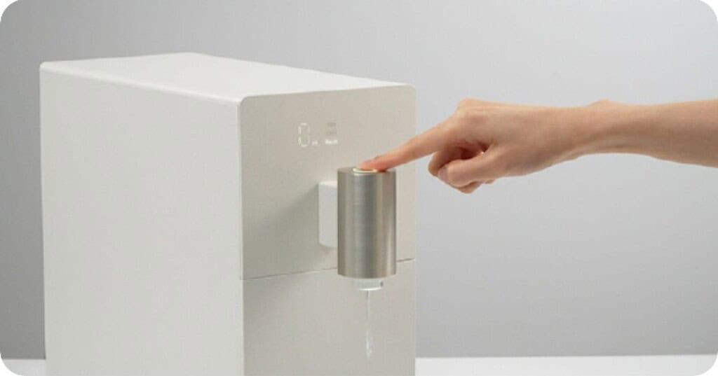 Well’s tankless water purifier with modern design on a kitchen counter
